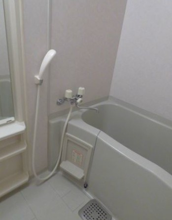 バス・シャワールーム　別部屋参考写真・反転写真となります。