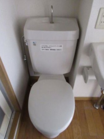 トイレ　別部屋参考写真・反転写真となります。