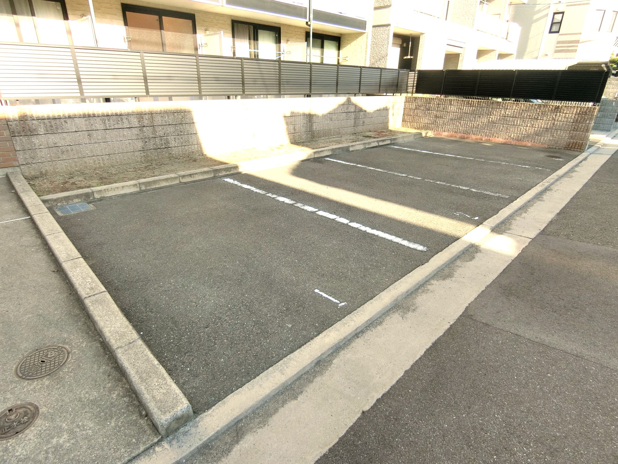 【堺市北区百舌鳥梅北町のマンションの駐車場】