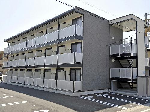 【レオパレスピアットの建物外観】