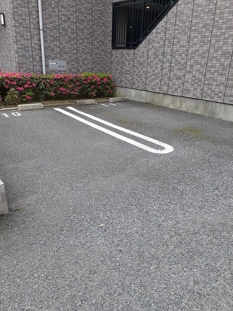 【プライドの駐車場】