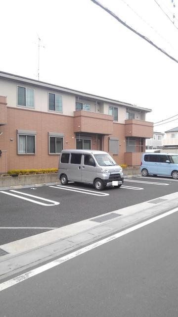 【北葛飾郡杉戸町大字本郷のアパートの駐車場】