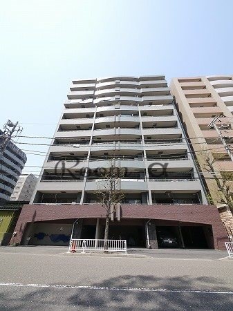 横浜市港北区新横浜のマンションの建物外観