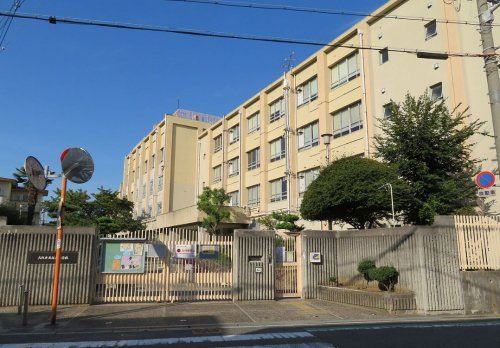 【大阪市住吉区万代のマンションの小学校】