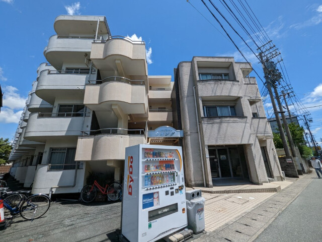 【浜松市中央区布橋のマンションの建物外観】