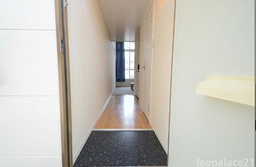 玄関　備品や設備仕様は号室等により異なります現地をご確認下さい。