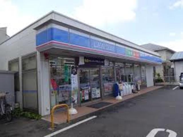 コンビニ　ローソン伊勢原笠窪店（コンビニ）まで117m