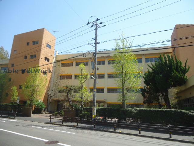 【コープ野村川端町　B棟の小学校】