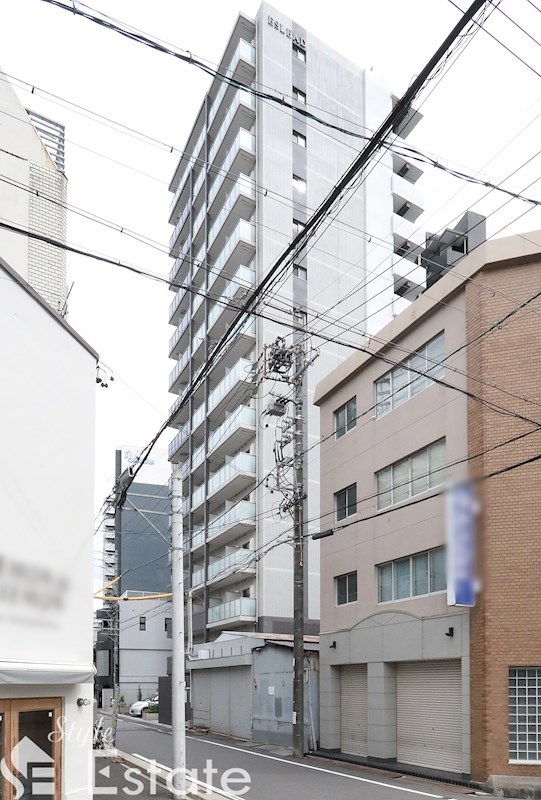 【名古屋市中区千代田のマンションの建物外観】