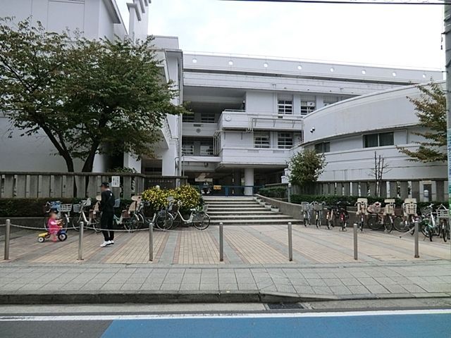 【東急ドエル・アルス桜木町博物館通りの小学校】