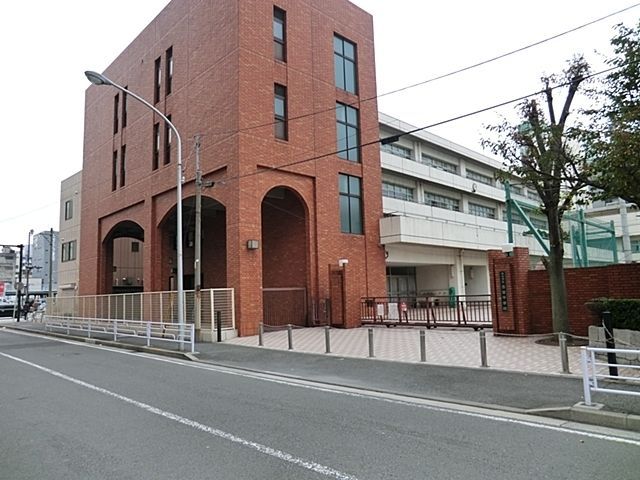 【東急ドエル・アルス桜木町博物館通りの中学校】