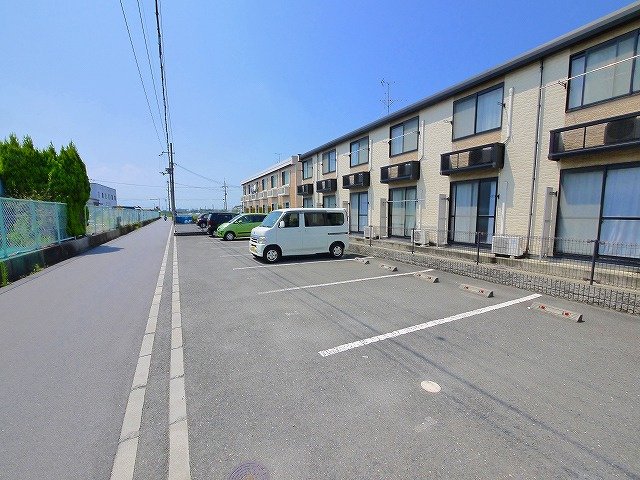駐車場　車をお持ちの方に嬉しい駐車場付きの物件です