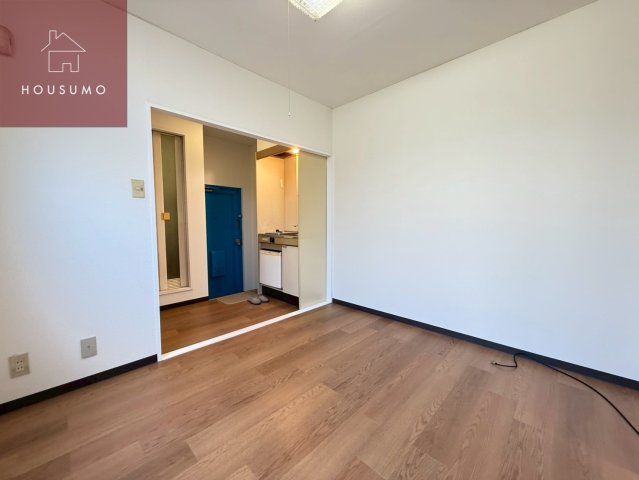 居室・リビング　こちらの居間で趣味の時間をお楽しみください