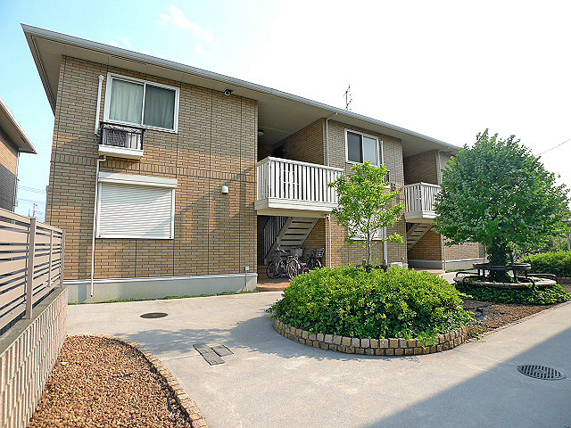 建物外観　サニーハウスのご紹介は住まいの窓口　アソシエへお任せ下さい。