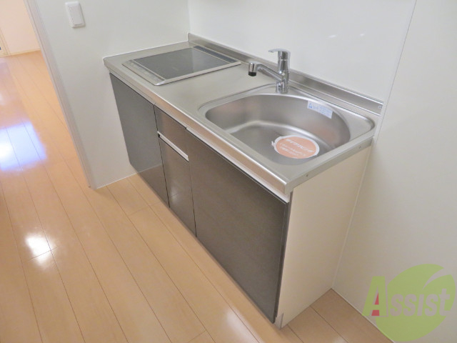 キッチン　キッチンはこちらです。十分な広さがございますね