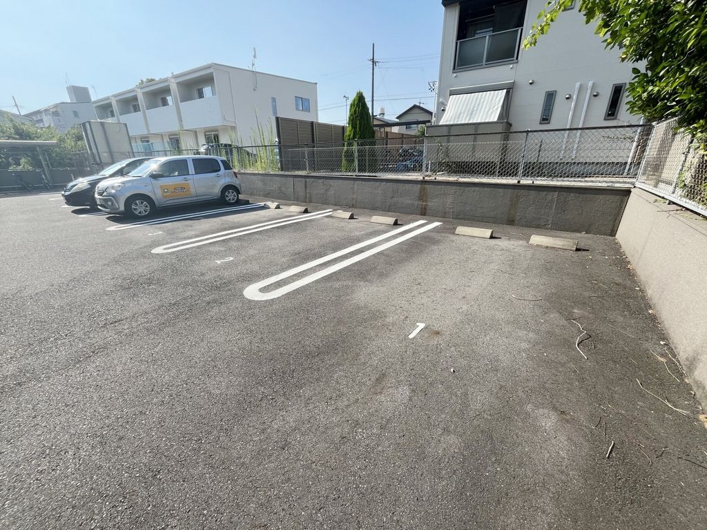 駐車場　駐車場