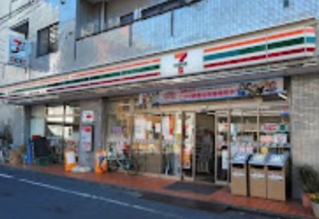 コンビニ　セブンイレブン新宿東五軒町店（コンビニ）まで387m