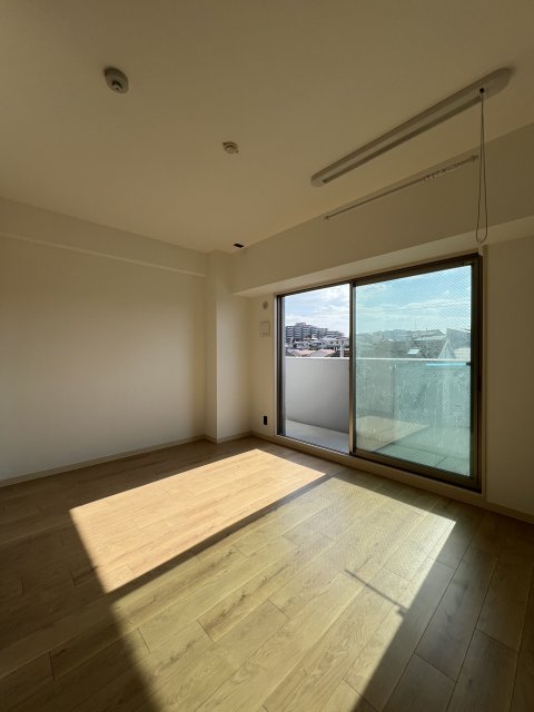 居室・リビング　同物件別号室の写真です。