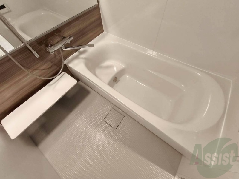 バス・シャワールーム　お風呂になります。一日の疲れを癒してくださいね。