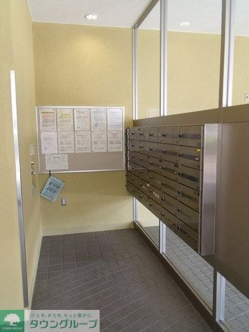 エントランス　１階集合ポストです