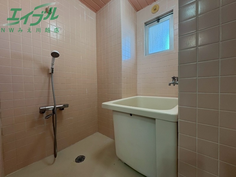 バス・シャワールーム　同型参考写真