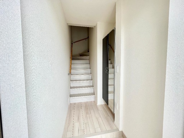 玄関　シューズボックス付きの玄関です☆