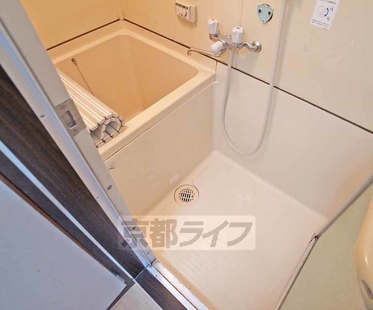 バス・シャワールーム　必要十分な大きさ～！