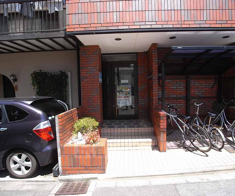 その他共有部分　建物入り口です。
