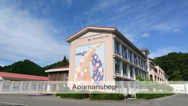 小学校　西伯小学校（小学校）まで944m