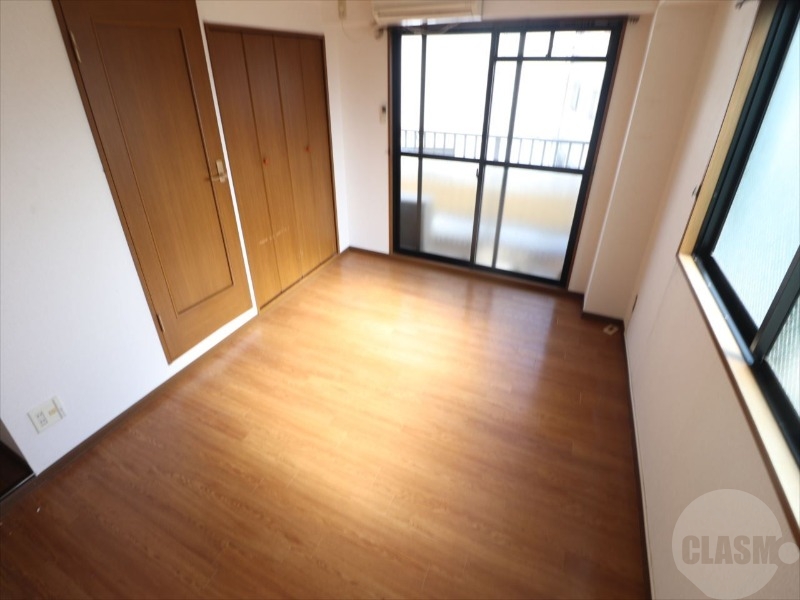 居室・リビング　７帖の洋室です