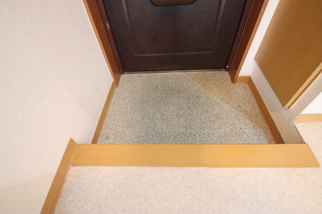 玄関　※別室の参考写真の為、現況優先です。