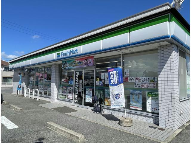 コンビニ　ファミリーマート三好姥子店（コンビニ）まで462m