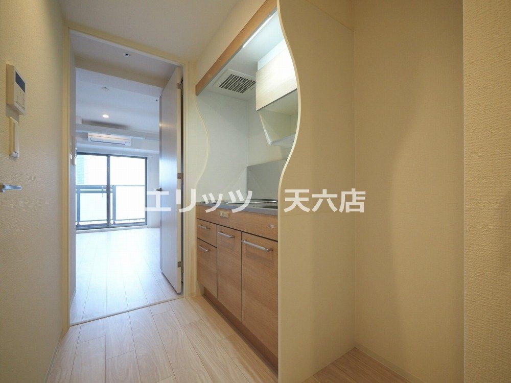 キッチン　玄関