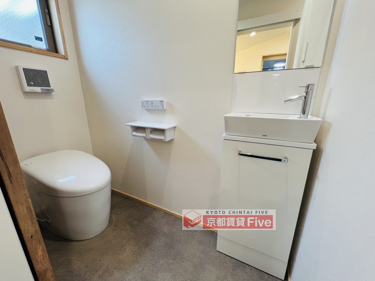 トイレ　2階トイレ