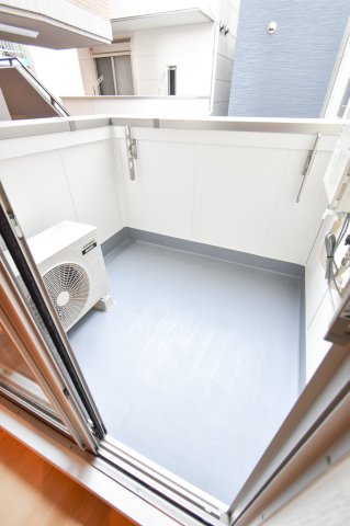 バルコニー　明るいバルコニーです