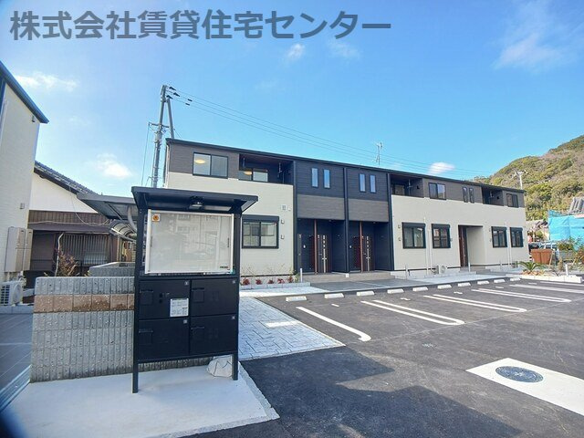 建物外観　建築中