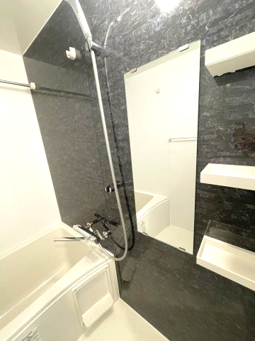 バス・シャワールーム　(参考)同マンション同間取り他部屋の写真