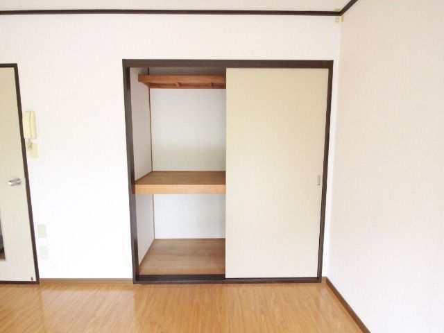 収納　※別号室の写真となります。