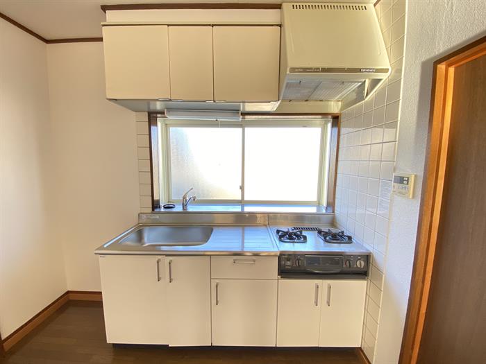 キッチン　ガスコンロは残地物です