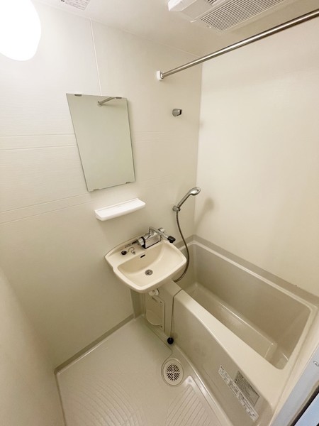 バス・シャワールーム　※他部屋参考写真