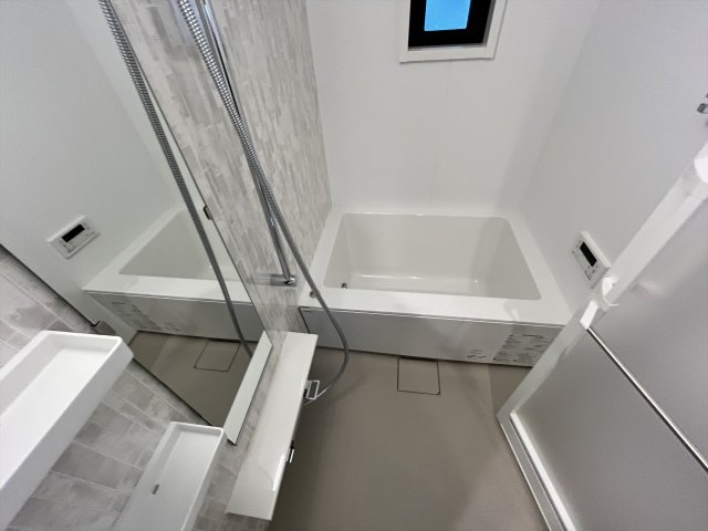 バス・シャワールーム　別部屋参考写真