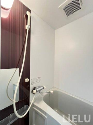 バス・シャワールーム　同シリーズ物件のモデルルームになります※現況優先