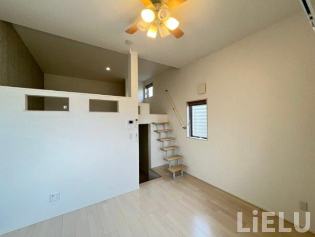 居室・リビング　同シリーズ物件のモデルルームになります※現況優先