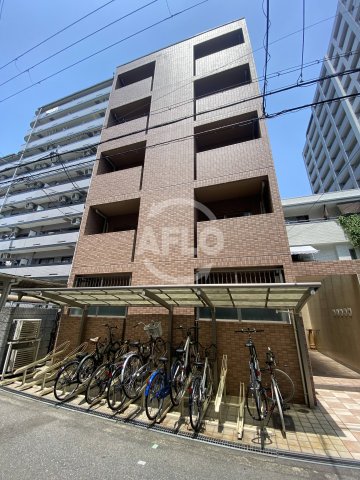 建物外観　ポプラの樹　外観