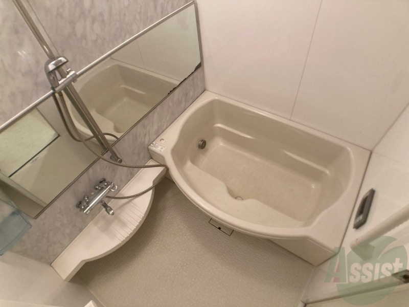 バス・シャワールーム　お風呂になります。一日の疲れを癒してくださいね。