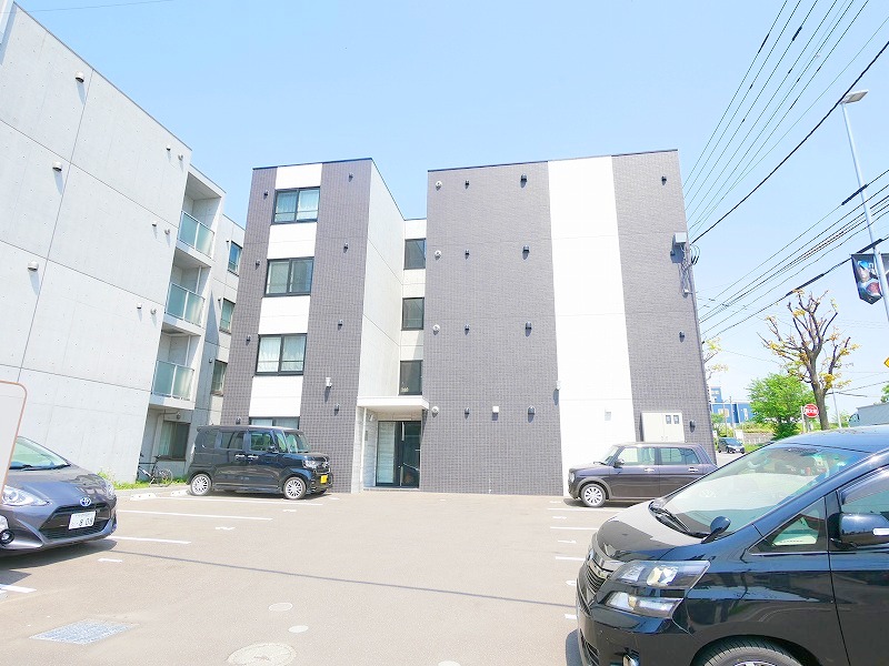 建物外観　大人気・設備充実の築浅デザイナーズマンションです♪