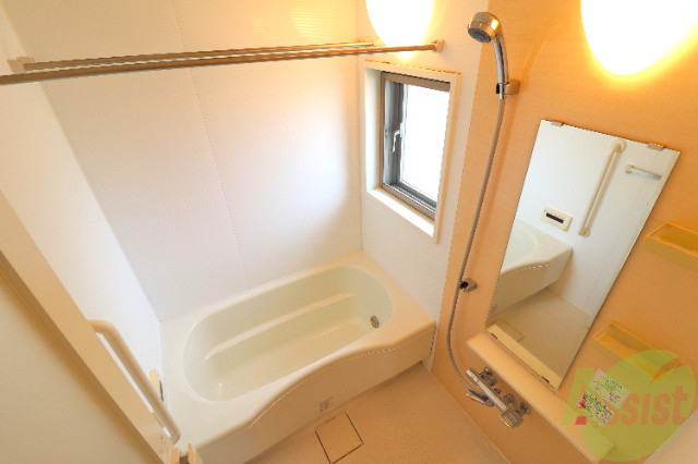 バス・シャワールーム　広々浴槽で疲れも吹っ飛ぶ