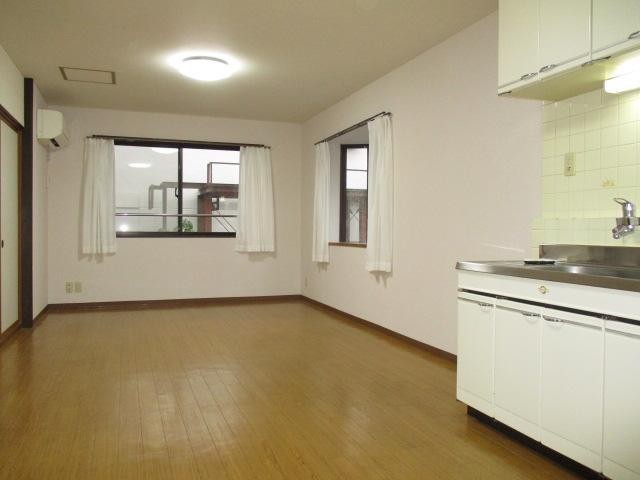 居室・リビング　ゆったりリビング♪家具のレイアウトがしやすいです☆