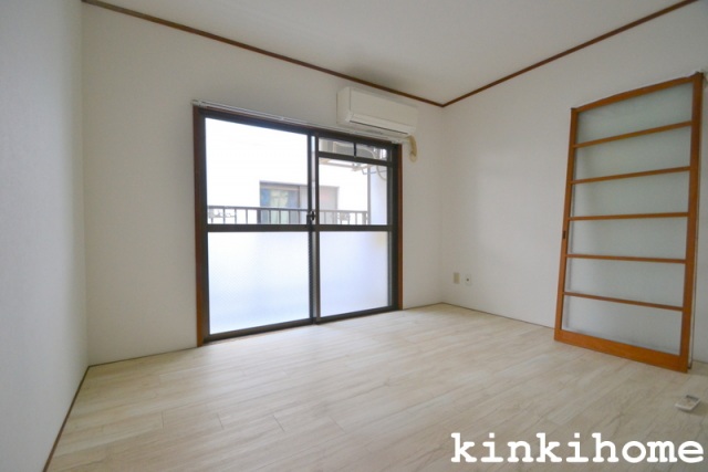 居室・リビング　写真は別のお部屋のものでございます