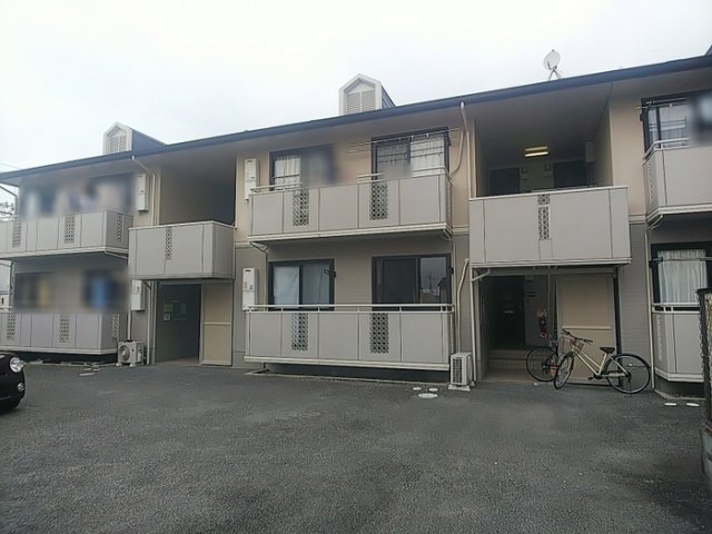 建物外観　敷地内に駐車場あります！